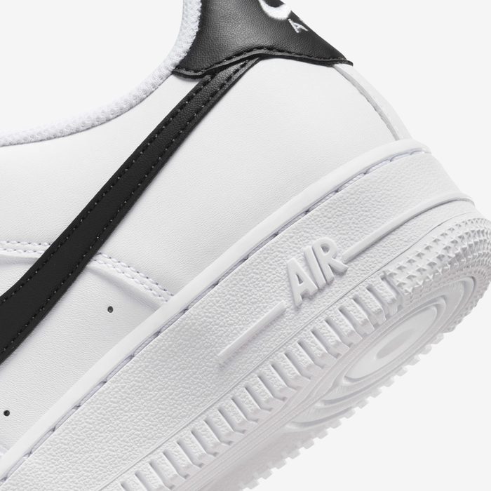 Nike Air Force 1 Classic Sneakers – Timeless Everyday Style
