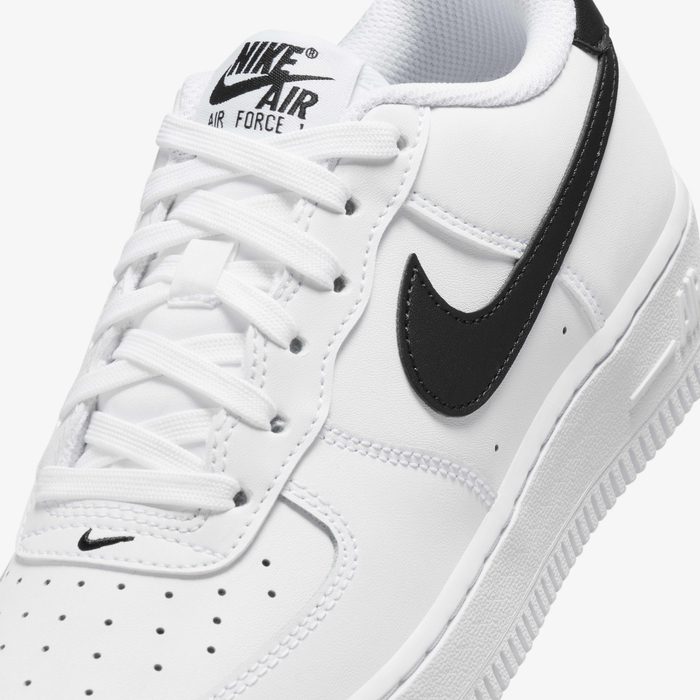 Nike Air Force 1 Classic Sneakers – Timeless Everyday Style