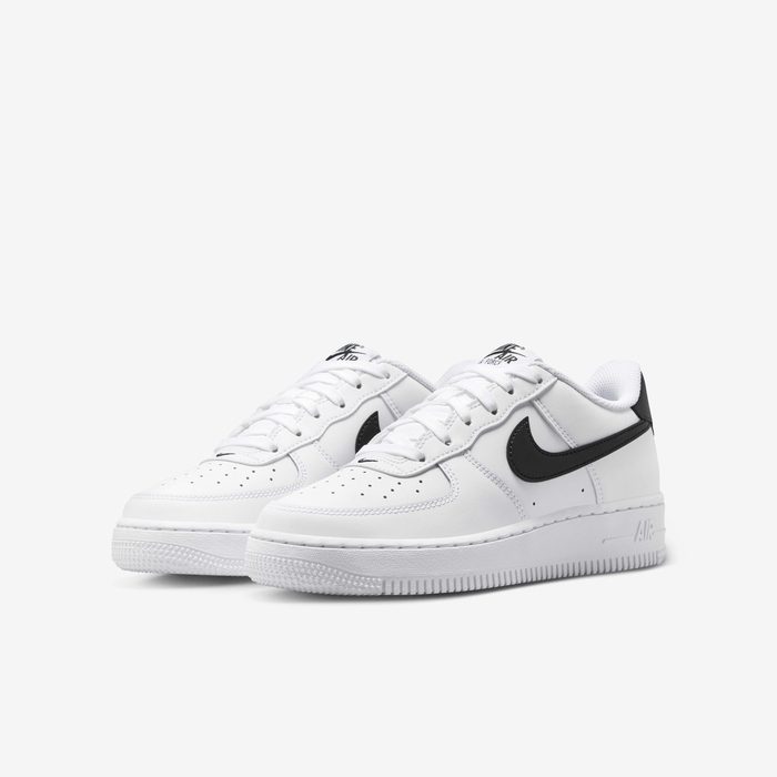 Nike Air Force 1 Classic Sneakers – Timeless Everyday Style