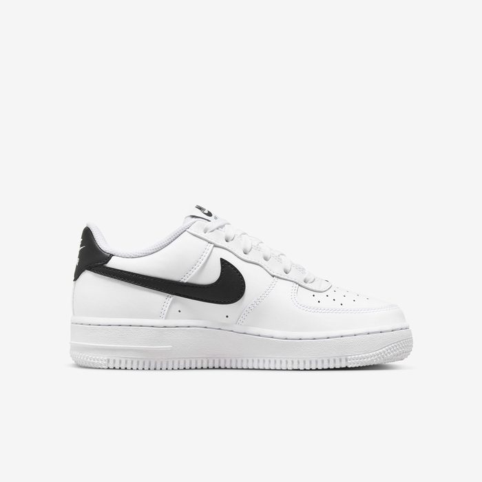 Nike Air Force 1 Classic Sneakers – Timeless Everyday Style