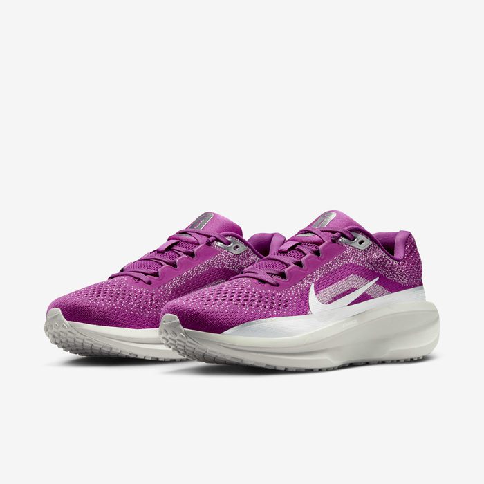 Nike Winflo 11 Premium side view