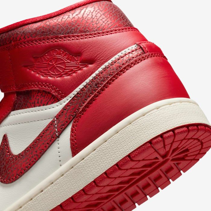 Air Jordan 1 Mid SE Team Red Women’s Shoes – HJ9337-106