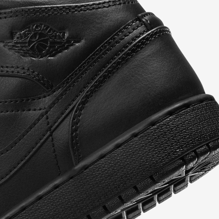 Jordan 1 Mid Triple Black Older Kids’ Shoes – 554725-093