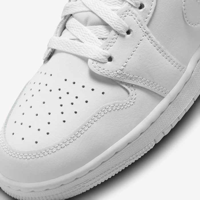 Jordan 1 Mid Triple White Older Kids’ Shoes – 554725-136
