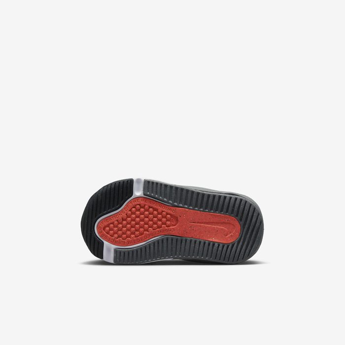Nike EasyOn collapsible heel detail