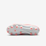 Multi ground outsole stud pattern